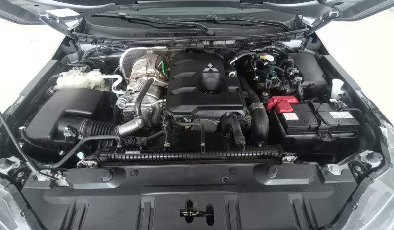 Mitsubishi Triton HPE 2.4 Turbo 4X4 Aut. Diesel 2025/2026 cheio