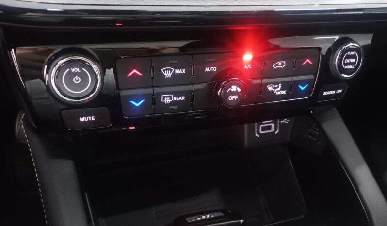 Jeep Commander Blackhawk Hurricane 2.0 Turbo 4X4 Aut. Gasolina 2024/2025 cheio